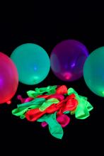 100 ballons fluo multicolore  23cm