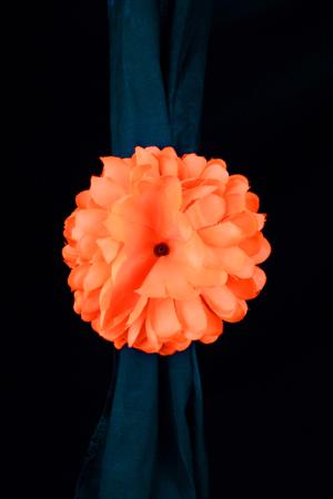 Pince fleur orange fluo décoration 