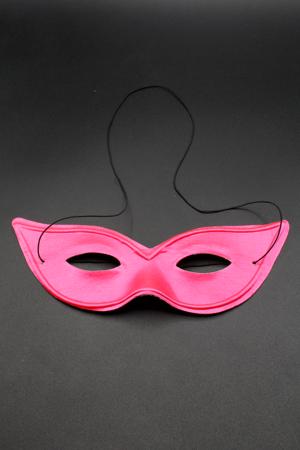 Masque rose fluo vénitien