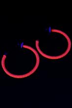 Boucles d'oreilles rose fluo anneaux
