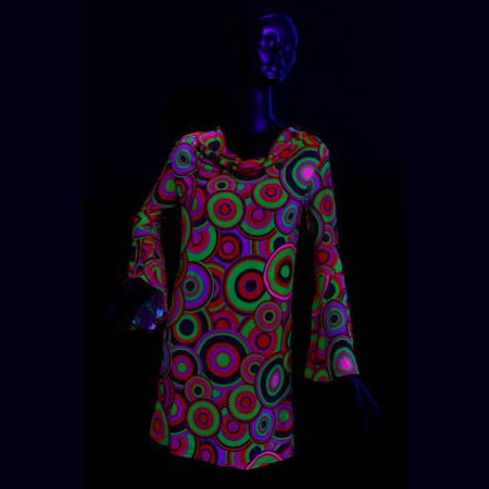 Robe-fluo-orange-motif-annees-70-deguisement-fluorescent-UV-big.jpg Robe-fluo-orange-motif-annees-70-deguisement-fluorescent-UV-big.jpg