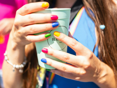 Vernis fluo : 5 combinaisons qui cartonnent sous UV